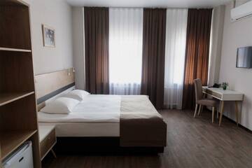 Фото номера Улучшенный двухместный номер Отель Даймонд Луговая г. Курск 5